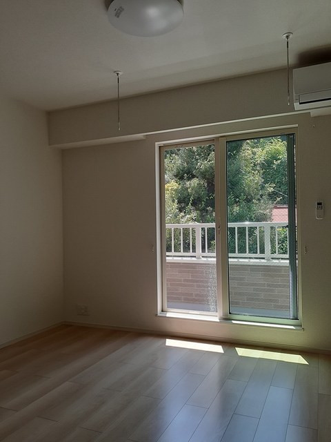 メゾンドＣ．Ｗ　Ⅱ リビング