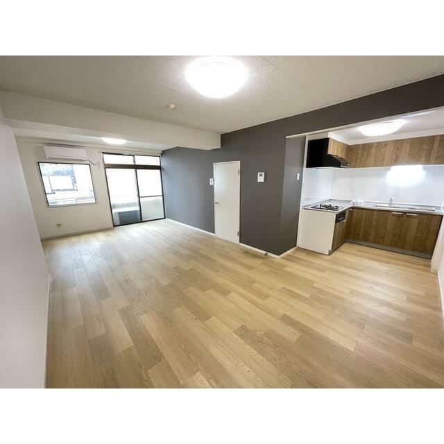 リブレ平塚宮の前 リビング