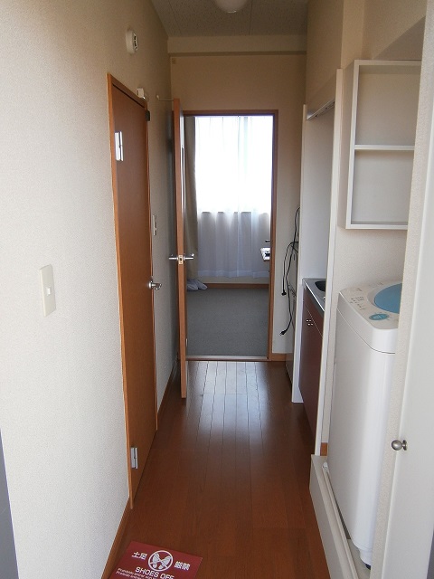 レオパレスＹＯＳＨＩＤＡ 玄関