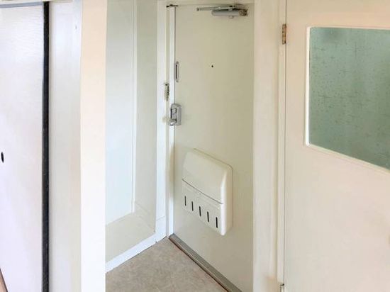 ビレッジハウス三田1号棟 玄関