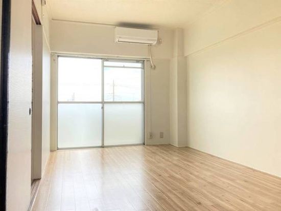 ビレッジハウス三田1号棟 リビング