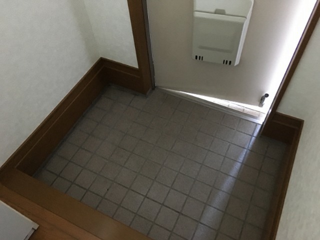 プロミネント湘南 玄関