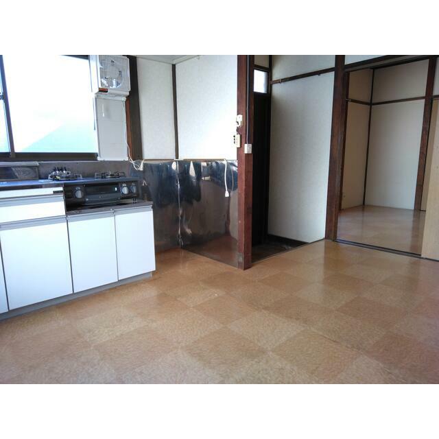 水引中村貸家　東棟 リビング