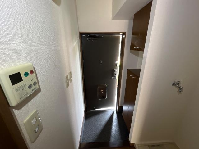 ロズウェルシブヤ 玄関