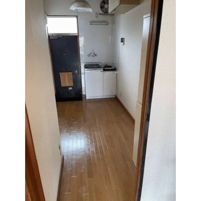 英白根コーポ 玄関