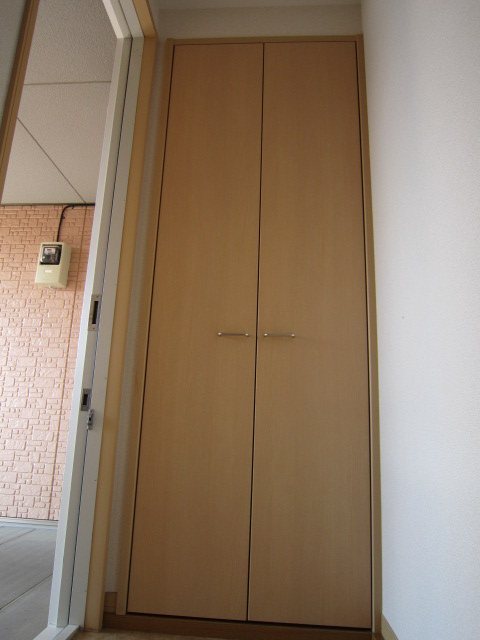 グランドソレイユＩ 玄関