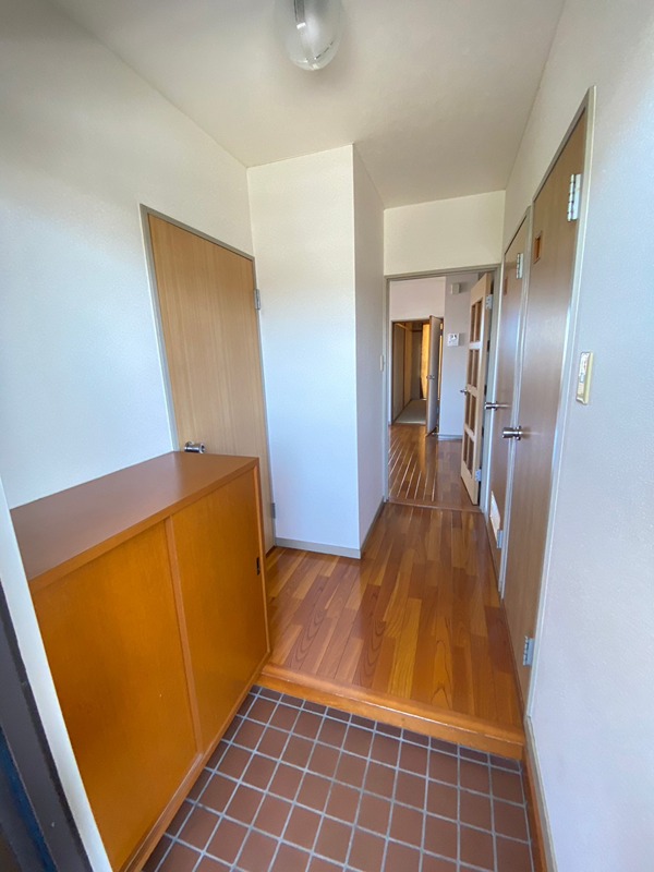 アークヒルズ佐須 玄関