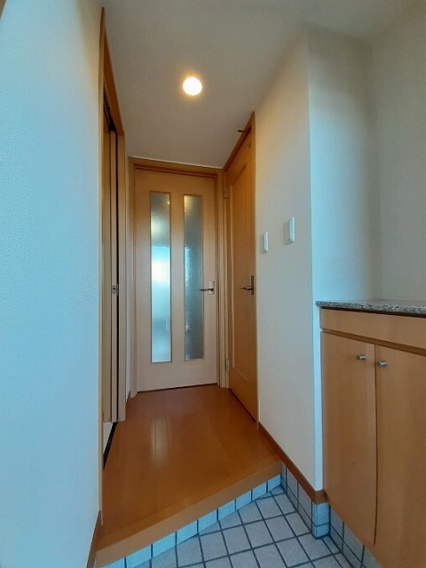 ドミトリーハウス湘南 玄関