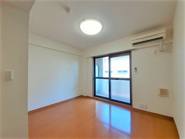 ドミトリーハウス湘南 リビング