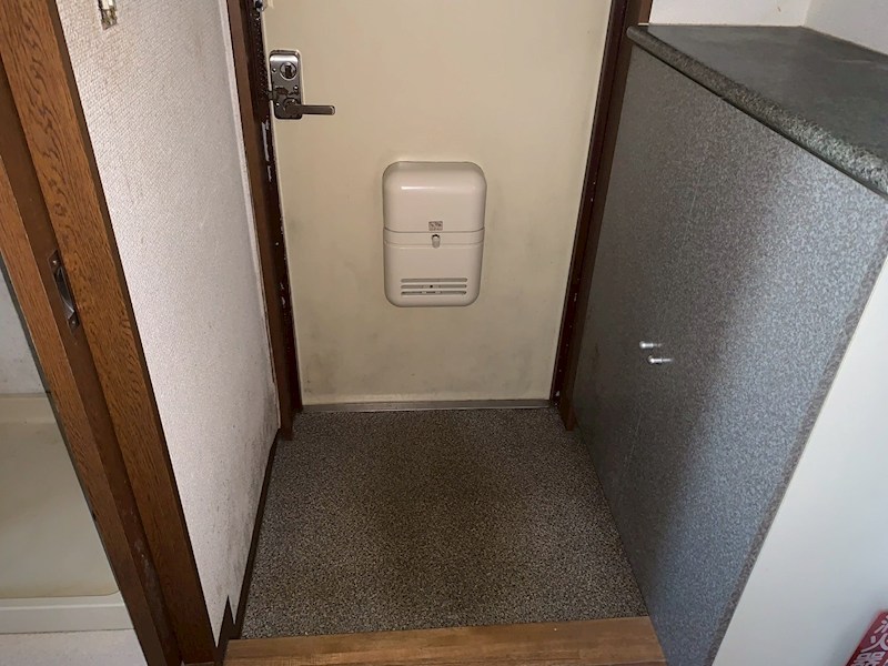 エスティア 玄関