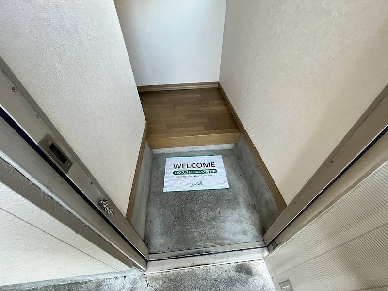 エステート石井 玄関