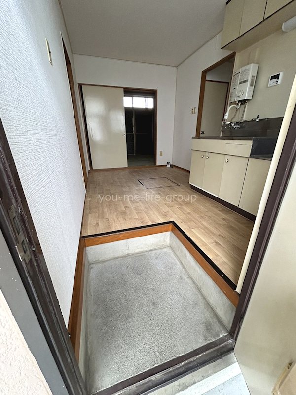 金手ハイツ 玄関