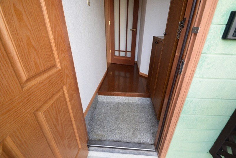 エバーグリーンシマダ 玄関