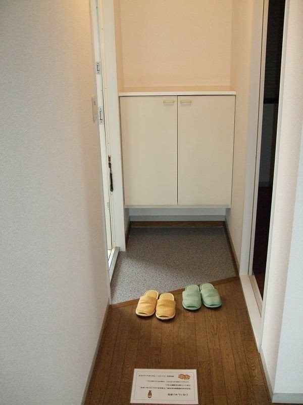 コーポ・ルミエール 玄関