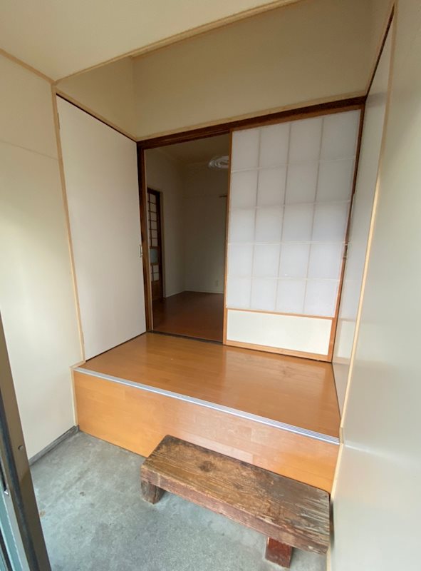 ポーラスター5号棟 玄関