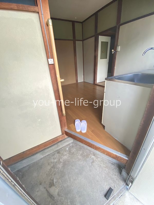 クィーンハイツ 玄関