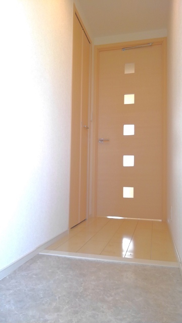 グローリアクエント 玄関