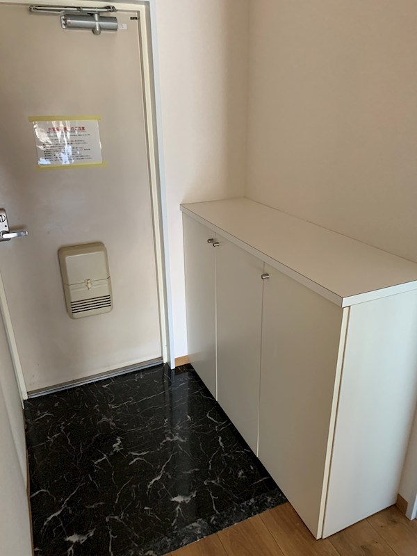 ヒルズ南戸塚3号棟 玄関