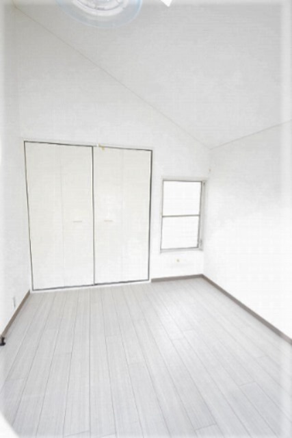 ジュネパレス伊勢原第０１ リビング