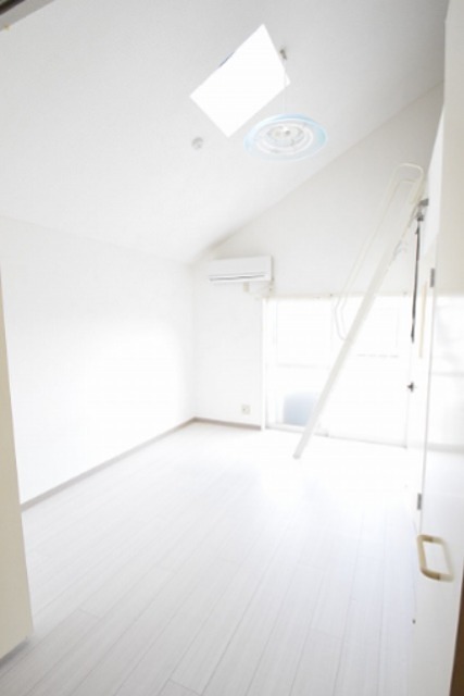 ジュネパレス伊勢原第０１ ベッドルーム