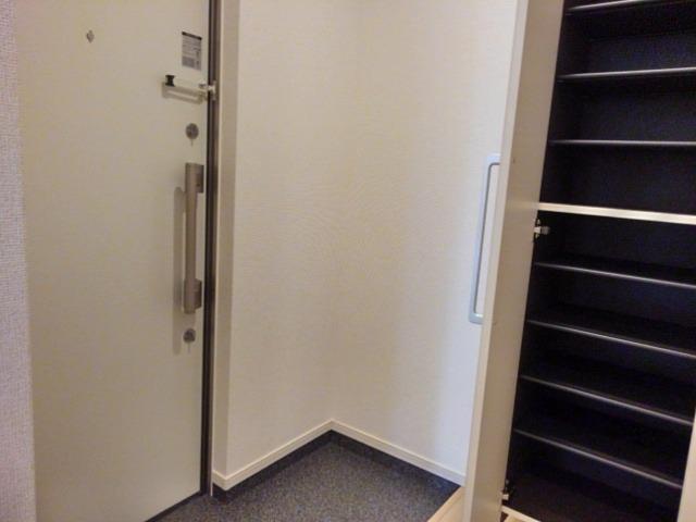 サンリットウエストＨ 玄関