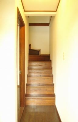 メゾネット三堀 玄関