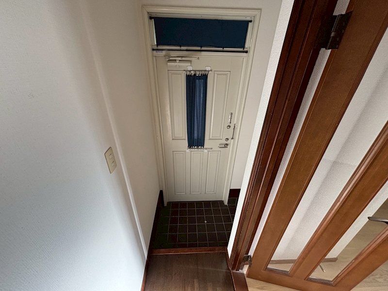 メゾネット三堀 玄関