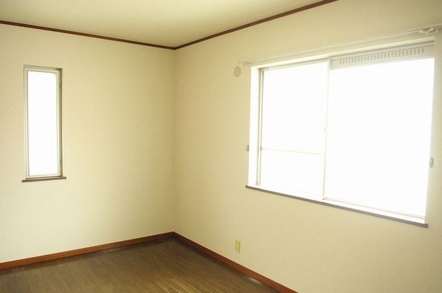 メゾネット三堀 ベッドルーム