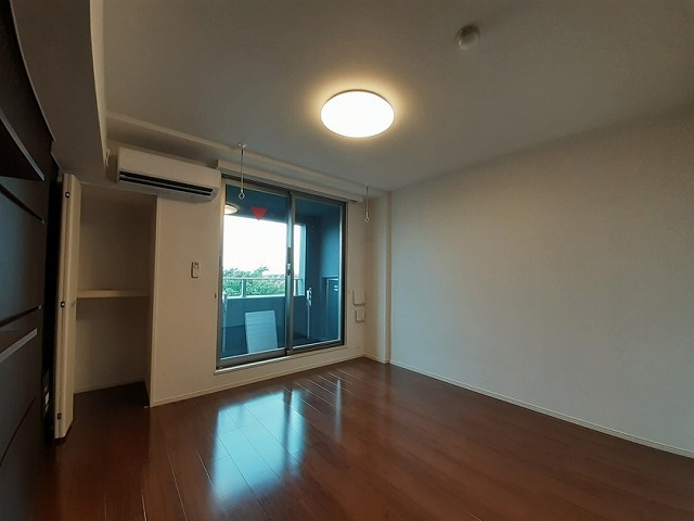 ポライトリー リビング