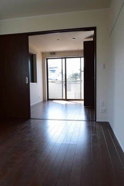 アンプリュム鵠沼海岸A棟 リビング