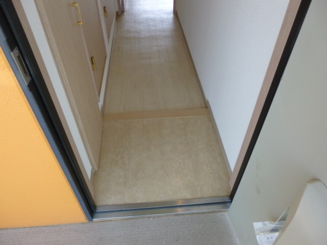 ロワジール 玄関