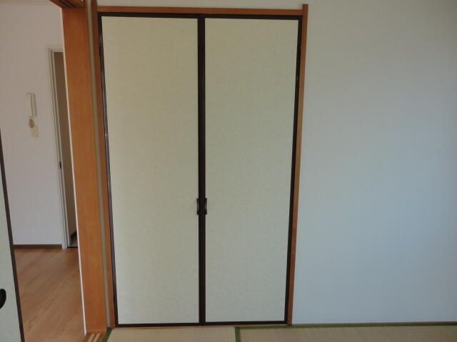 チェリーハウス小和田 玄関