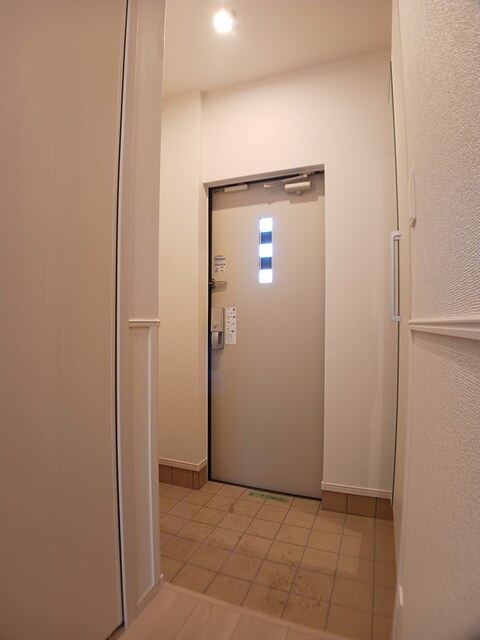 Ｈｉ－Ｒｏｓｅｔｔａ　Ｂ 玄関