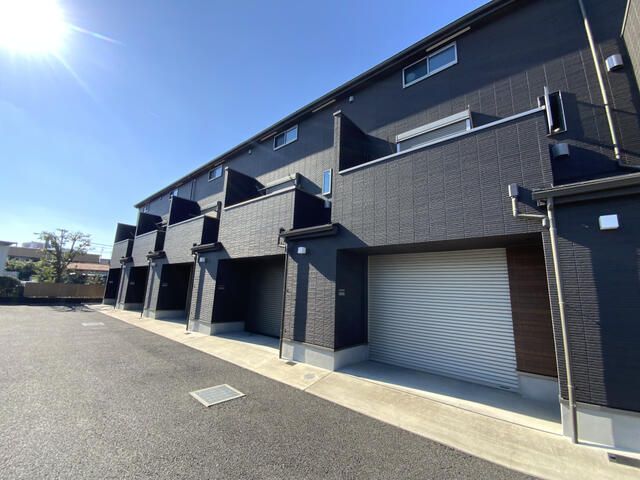 ガレージハウスTODABASE A号室 外観