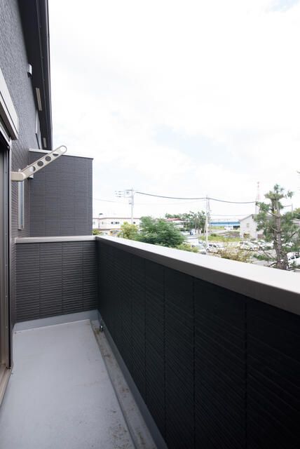 ガレージハウスＴＯＤＡＢＡＳＥ ベランダ