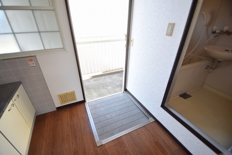 ホワイトハイツ 玄関