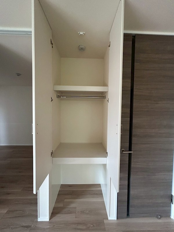 ESMERALDA SHONAN その他15