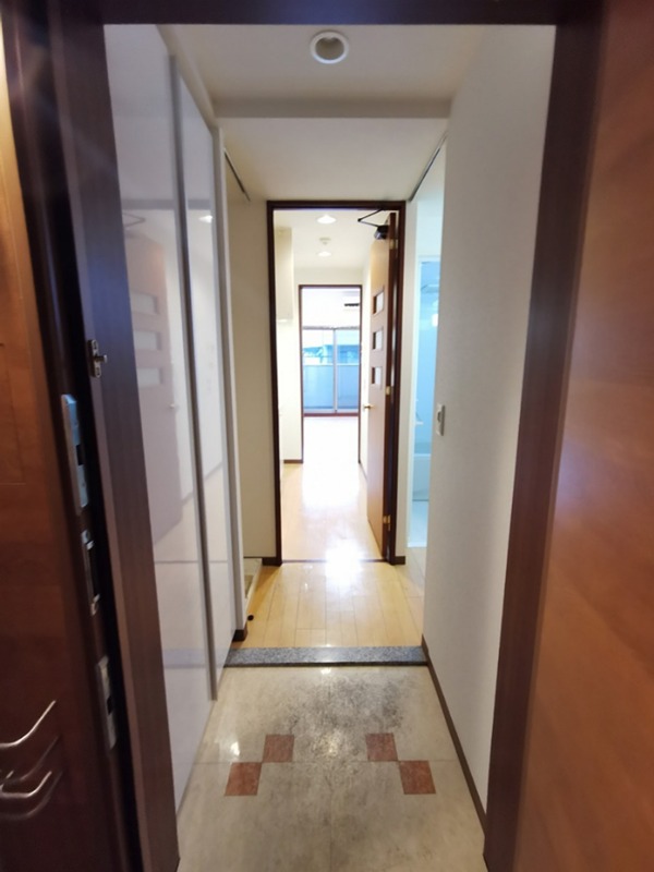 コンソラーレ本厚木 玄関