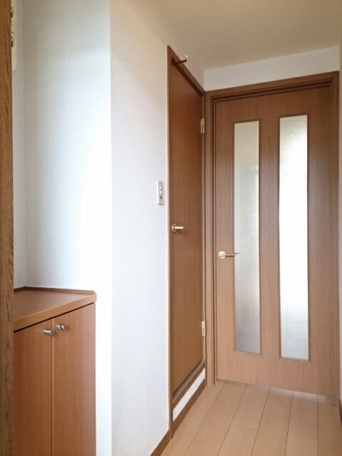 ユタカビル 玄関