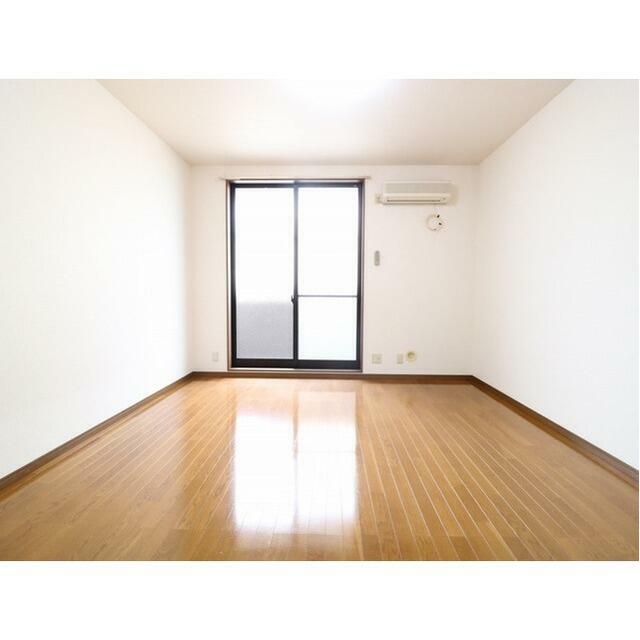 アンプルールブワ湘南 リビング