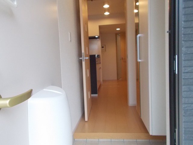 セリーンＡ 玄関