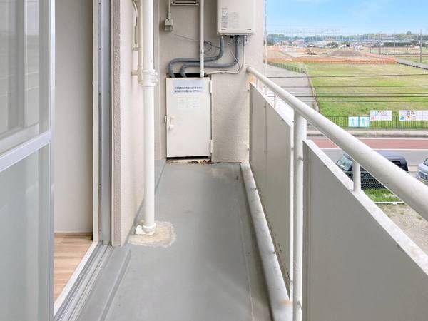 ビレッジハウス三田1号棟 ベランダ