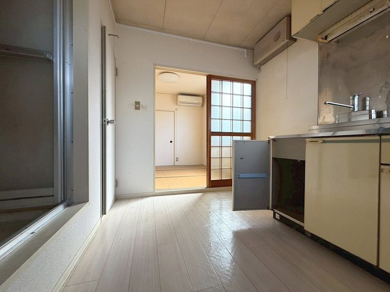 レピュート小林A 玄関