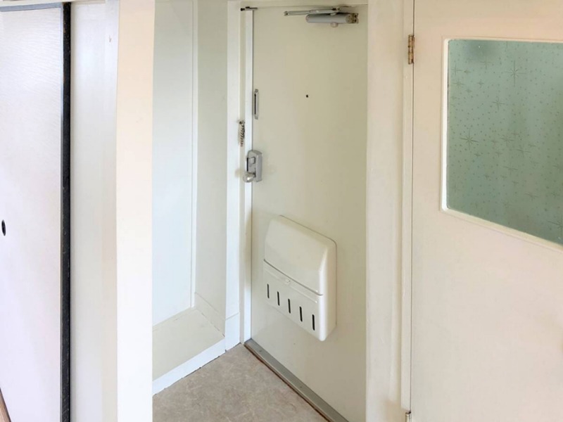 ビレッジハウス三田２号棟 玄関