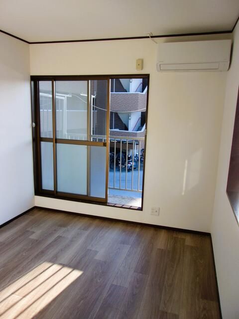 ジュネス・ハッピィ リビング