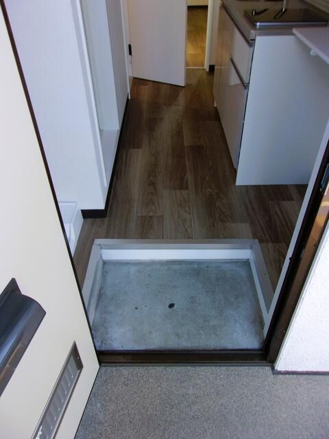 ジュネス・ハッピィ 玄関