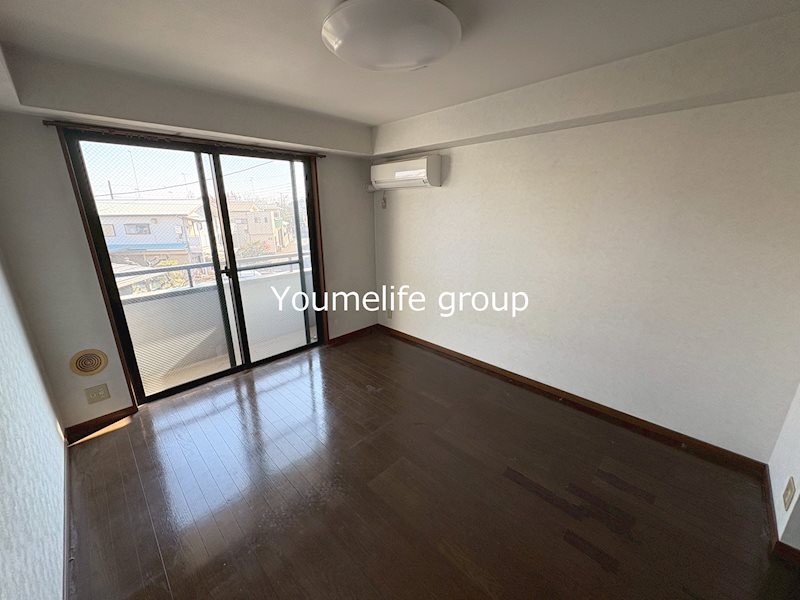 ミレニアム・ヒルズ リビング