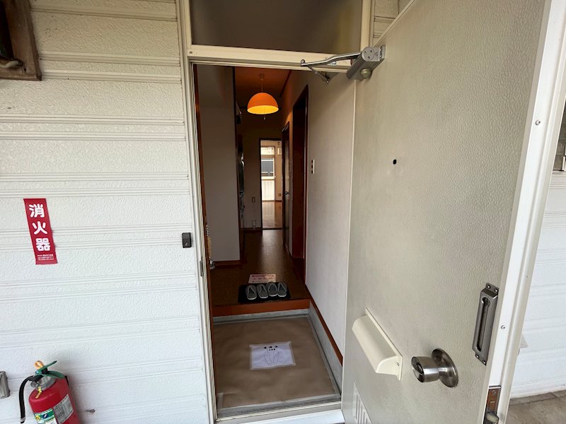 林山ハイツ 玄関