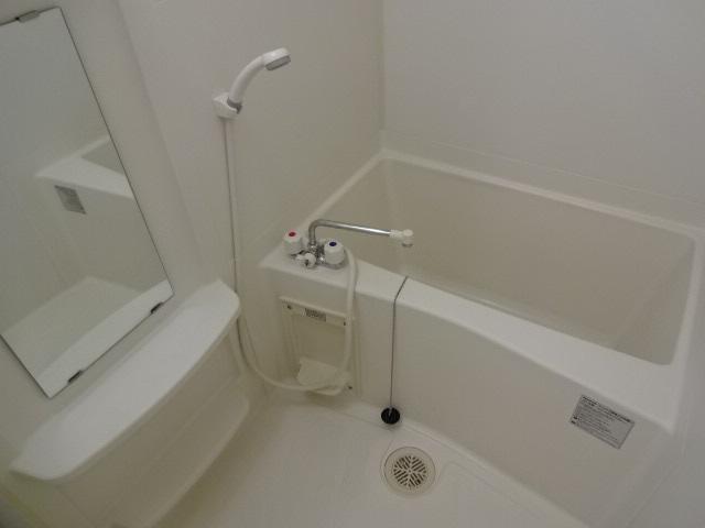 シャン・ド・ペーシュ 風呂画像