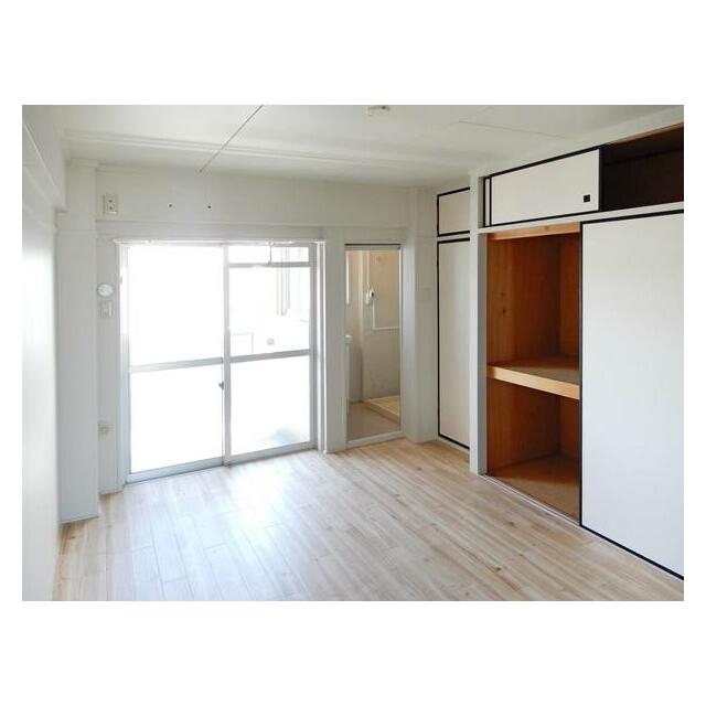 ビレッジハウス鎌倉10号棟 リビング